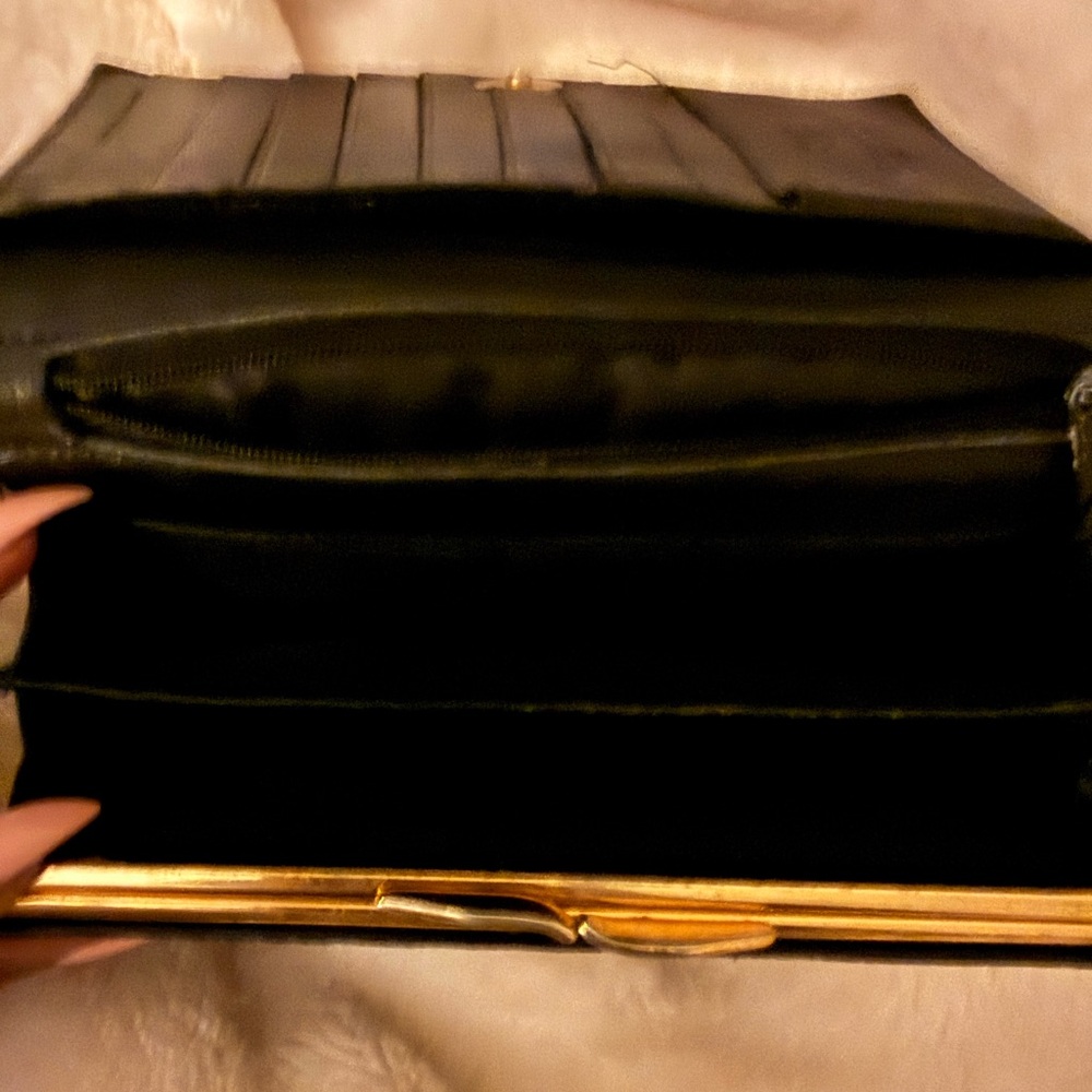 CHANEL Black Quilted CC Embossed Leather Card Holder - Picture 5 of 10